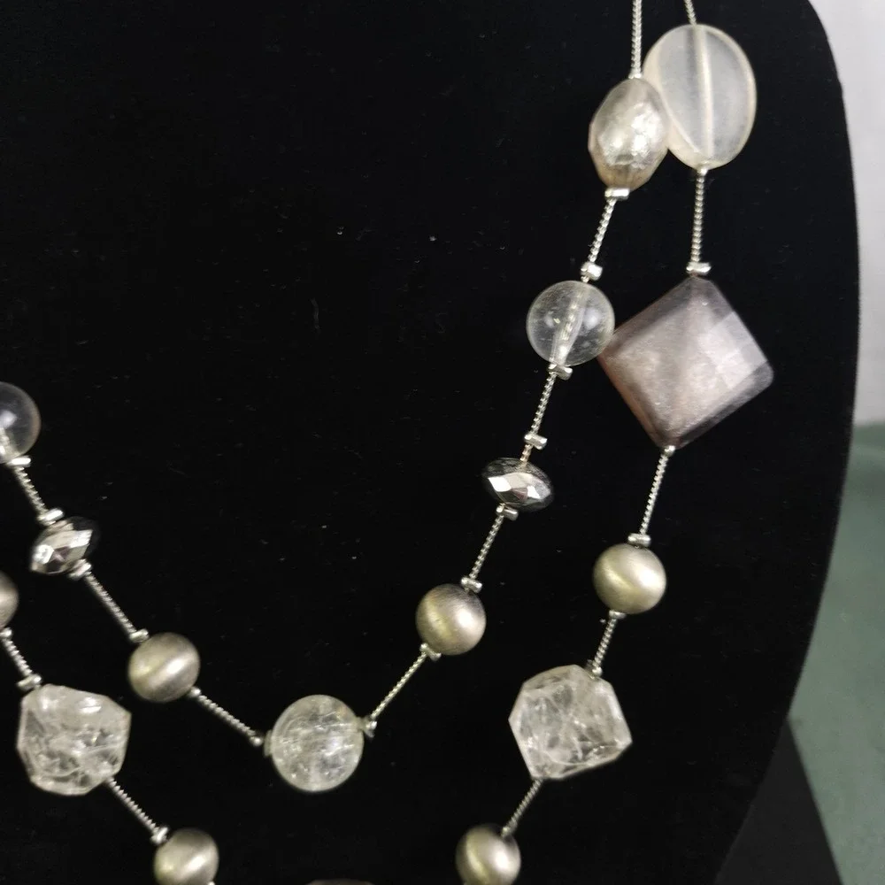 NY Long Chunky Necklace Silver Tone Large Clear/Silver Acrylic Beads Chic Modern